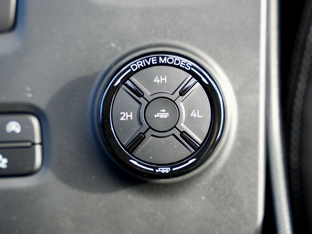 Vehicle image 24 of 40