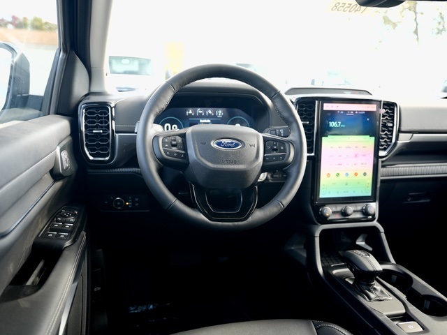 Vehicle image 15 of 40