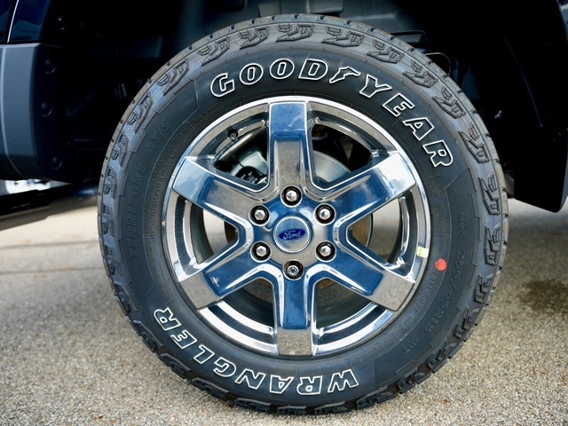 Vehicle image 37 of 40