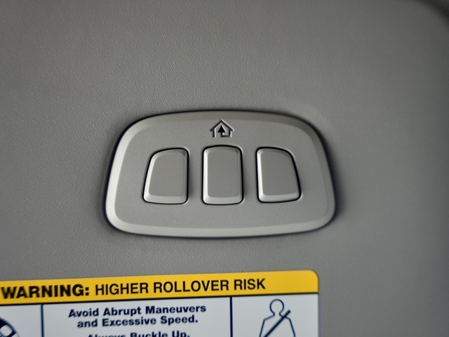 Vehicle image 31 of 40