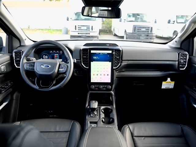 Vehicle image 14 of 40