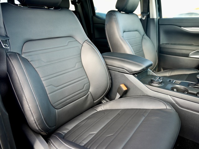 Vehicle image 9 of 40