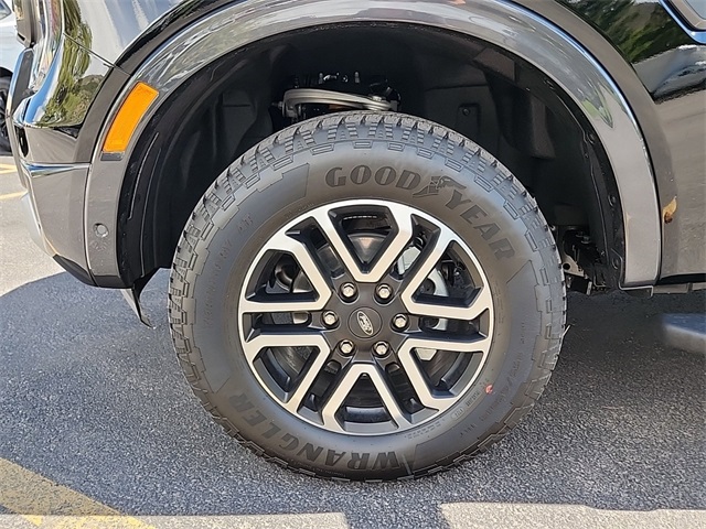 Vehicle image 16 of 26