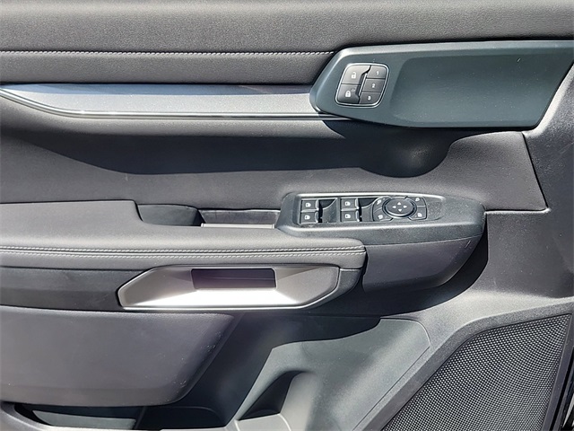 Vehicle image 6 of 26