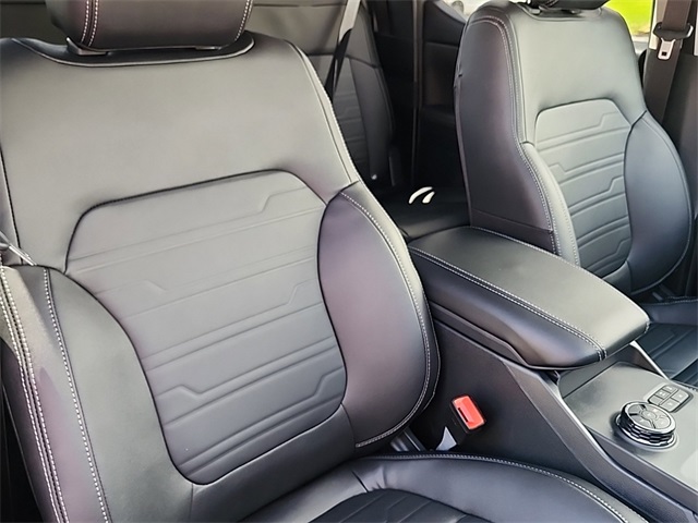 Vehicle image 15 of 26