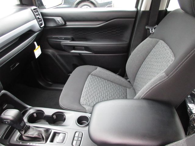 Vehicle image 21 of 25