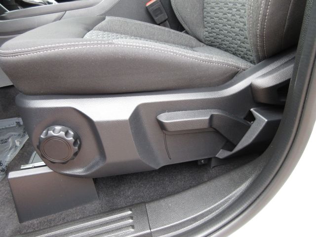 Vehicle image 11 of 25