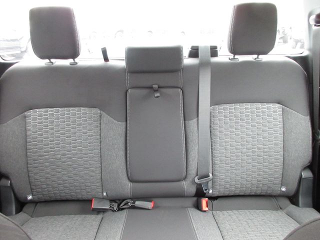 Vehicle image 22 of 25