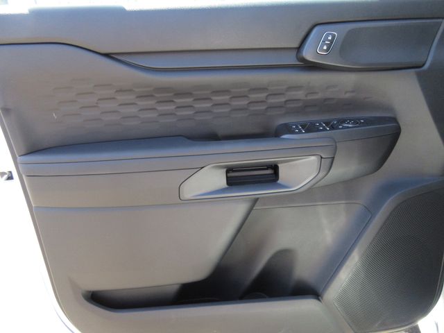 Vehicle image 8 of 11