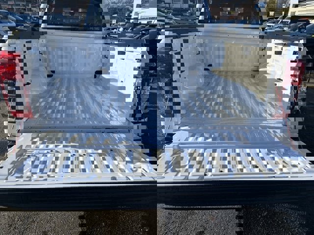 Vehicle image 12 of 25