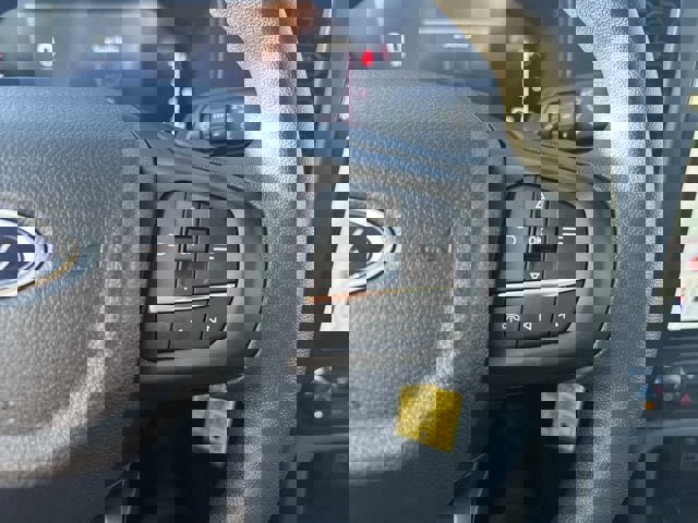 Vehicle image 20 of 25