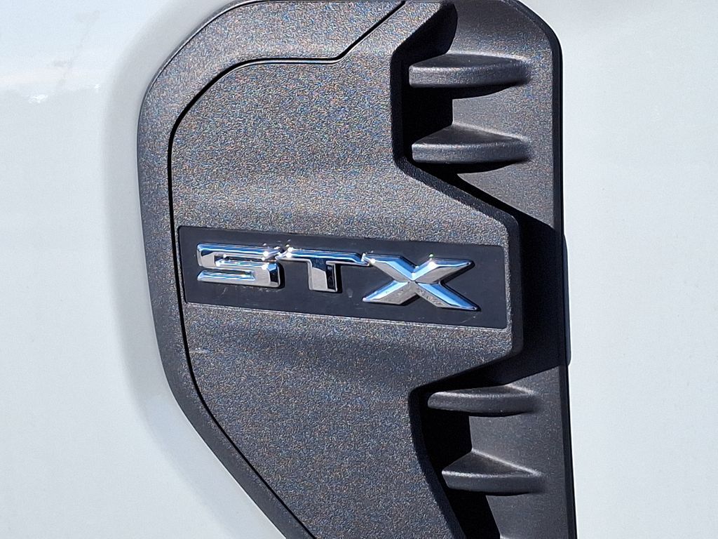 Vehicle image 11 of 12