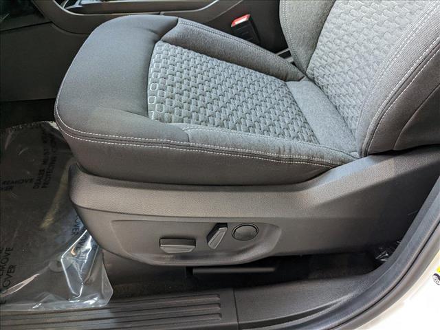 Vehicle image 8 of 17