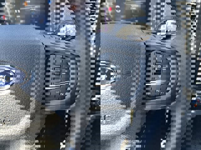 Vehicle image 21 of 26