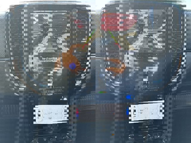 Vehicle image 24 of 26