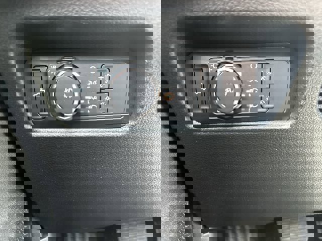 Vehicle image 20 of 26