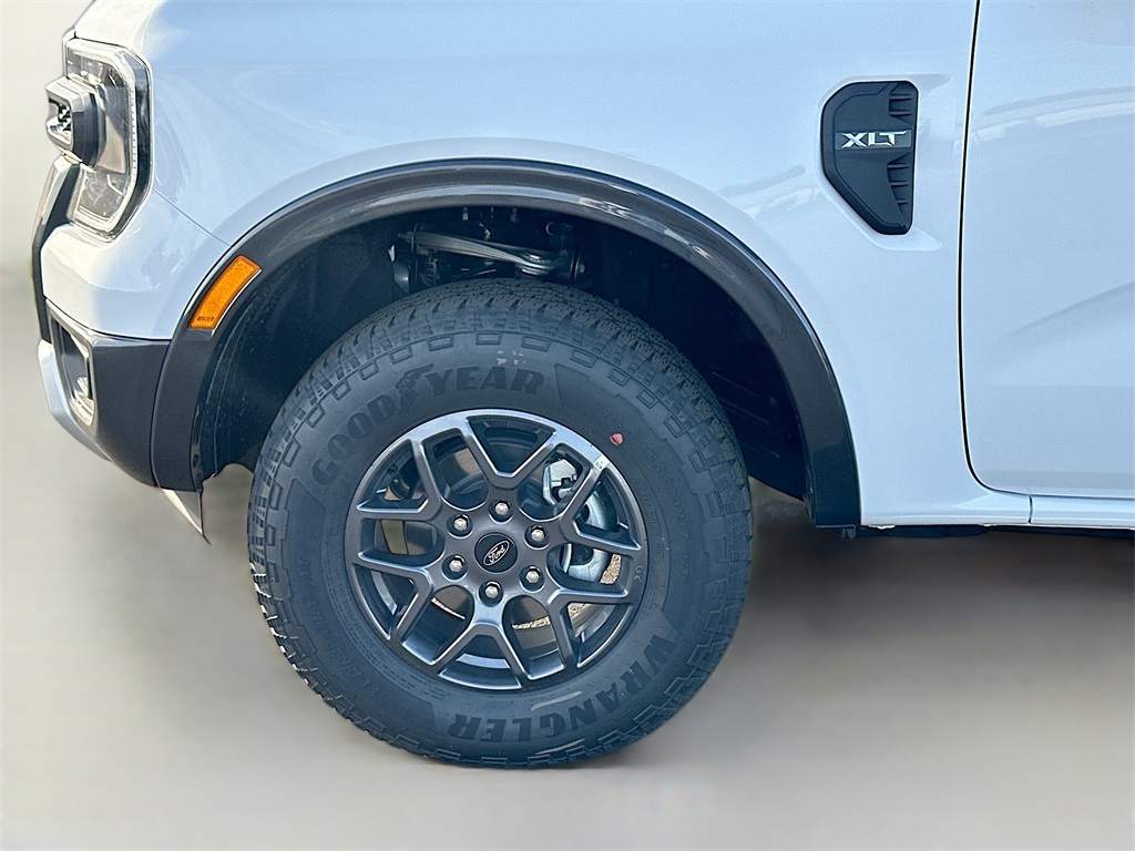 Vehicle image 20 of 21