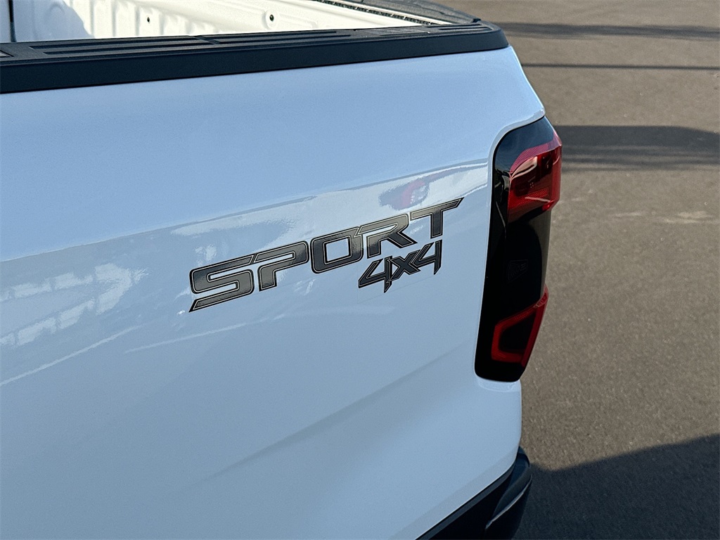 Vehicle image 19 of 21