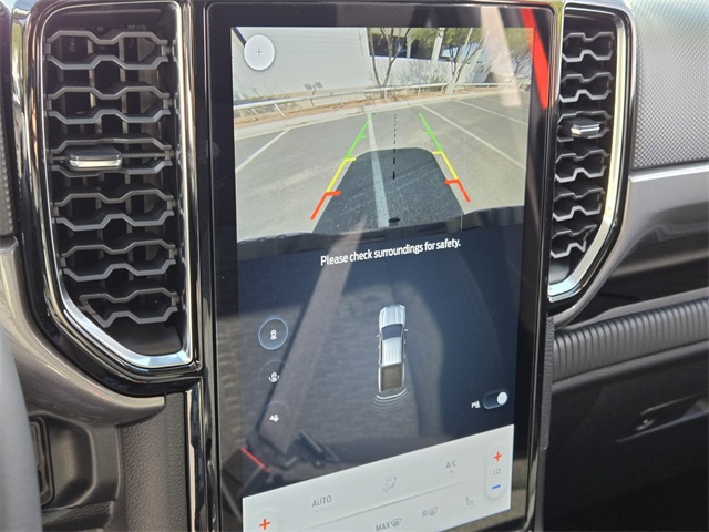 Vehicle image 14 of 15
