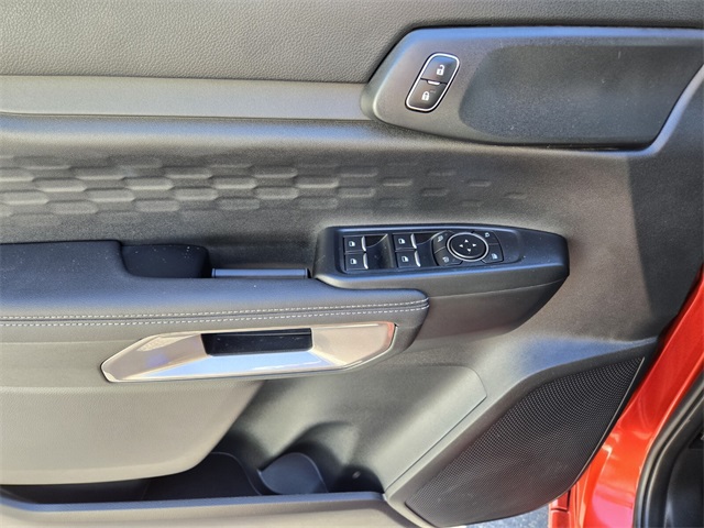 Vehicle image 10 of 15