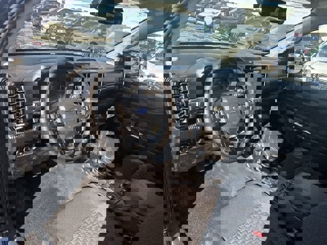 Vehicle image 12 of 25