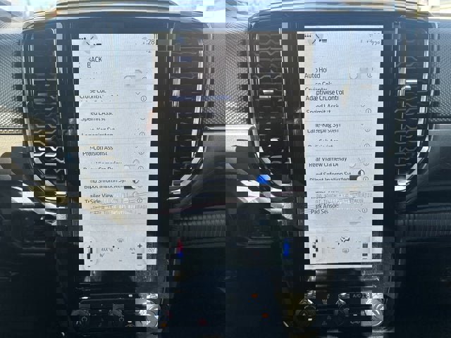 Vehicle image 22 of 25