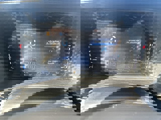 Vehicle image 21 of 25