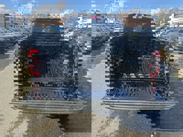 Vehicle image 9 of 25