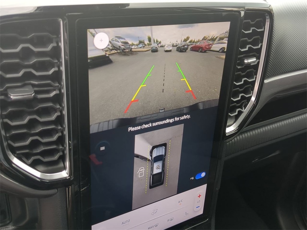 Vehicle image 18 of 31