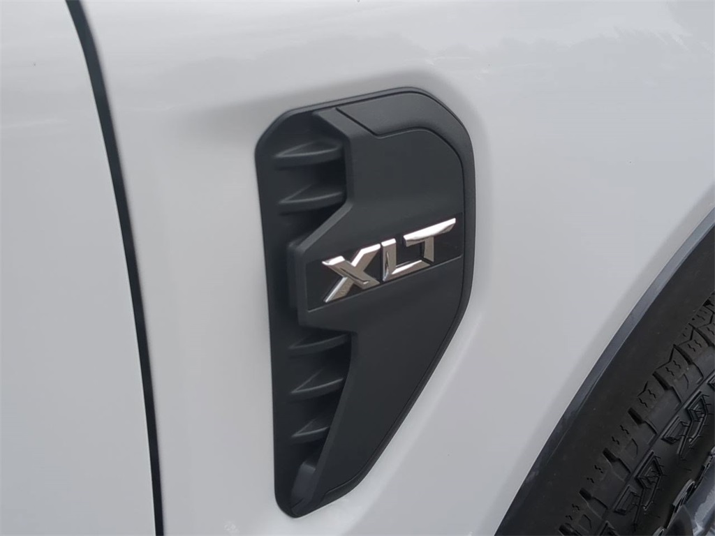 Vehicle image 25 of 31