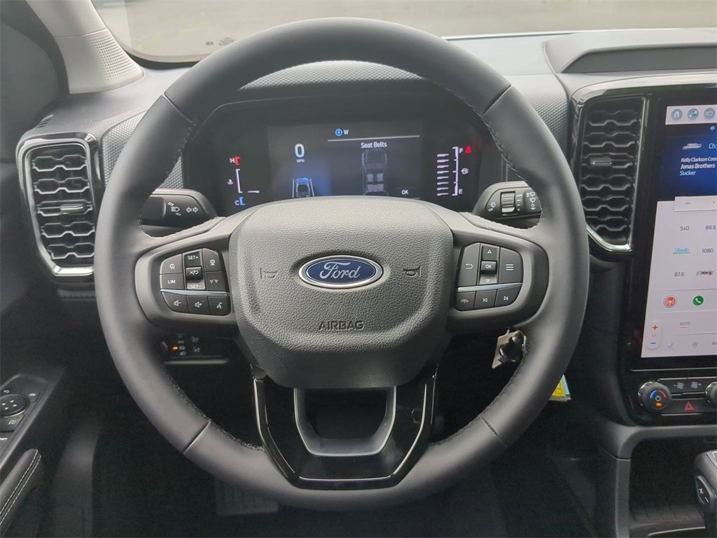 Vehicle image 13 of 31