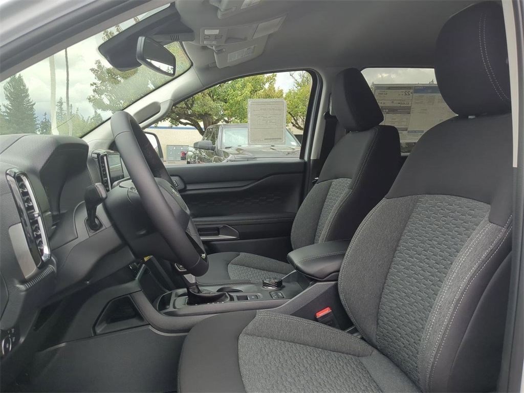 Vehicle image 12 of 31