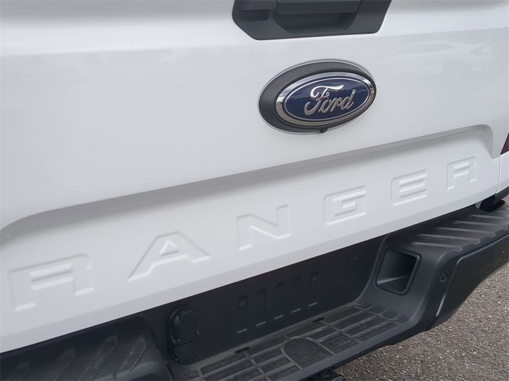 Vehicle image 24 of 31