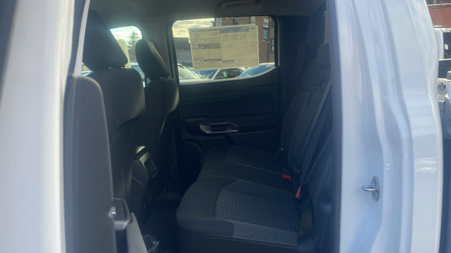 Vehicle image 21 of 27