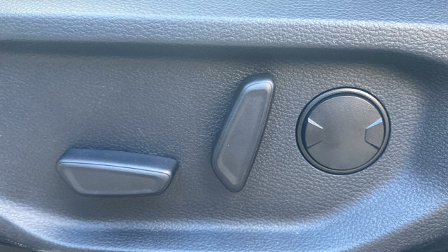 Vehicle image 19 of 27