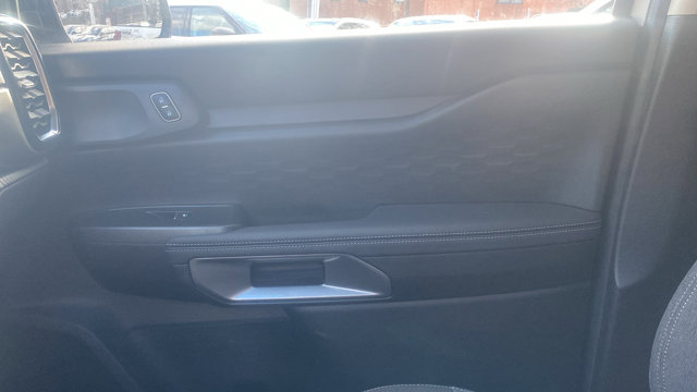 Vehicle image 17 of 27