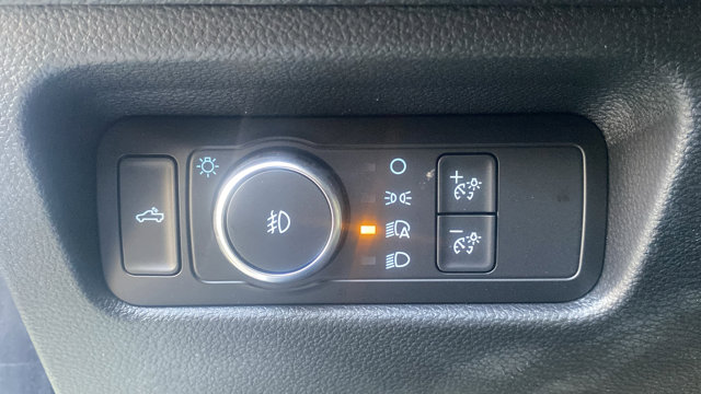 Vehicle image 8 of 27