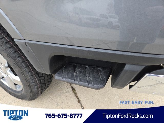 Vehicle image 42 of 43