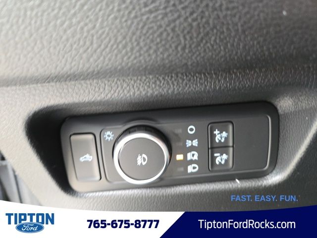 Vehicle image 40 of 43