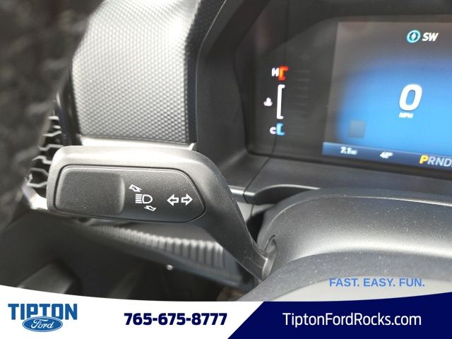 Vehicle image 32 of 43