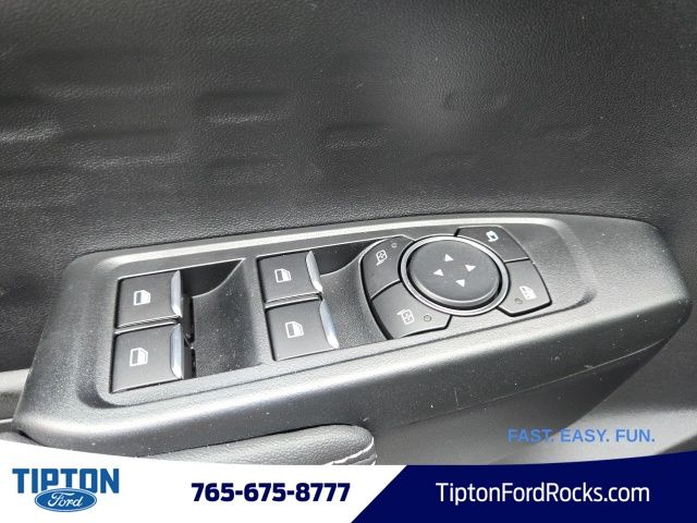 Vehicle image 41 of 43