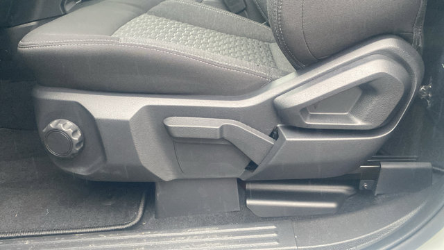 Vehicle image 19 of 27