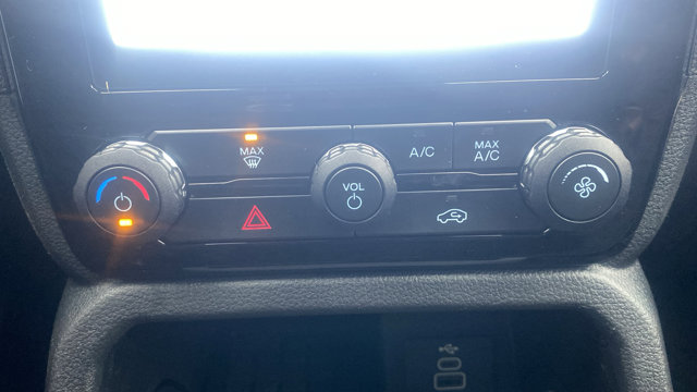 Vehicle image 15 of 27