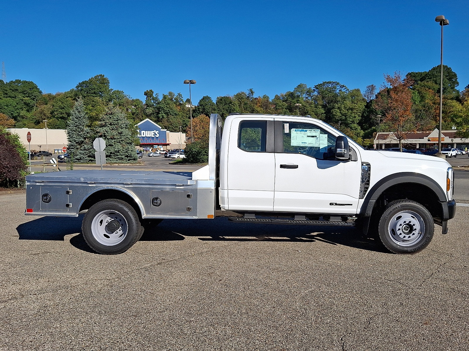 2024 Ford F-550 XL Image 5 of 17