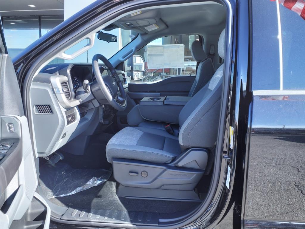 Vehicle image 6 of 16