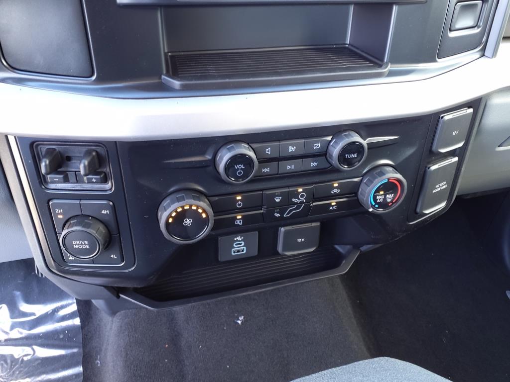 Vehicle image 12 of 16