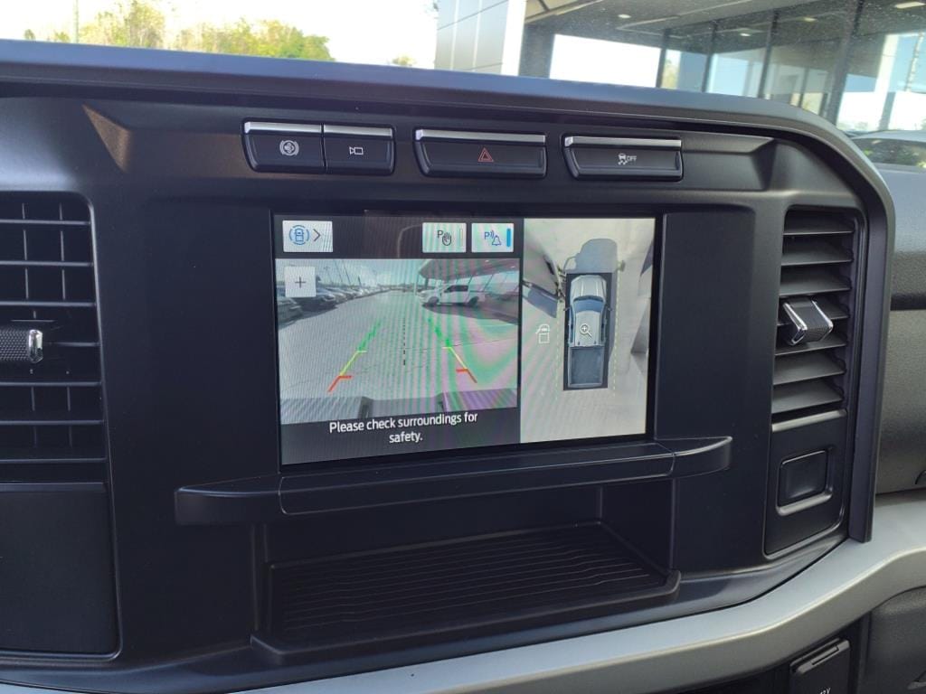 Vehicle image 13 of 16
