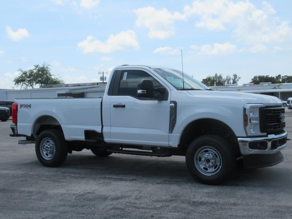 2024 Ford F-250 XL Image 2 of 26