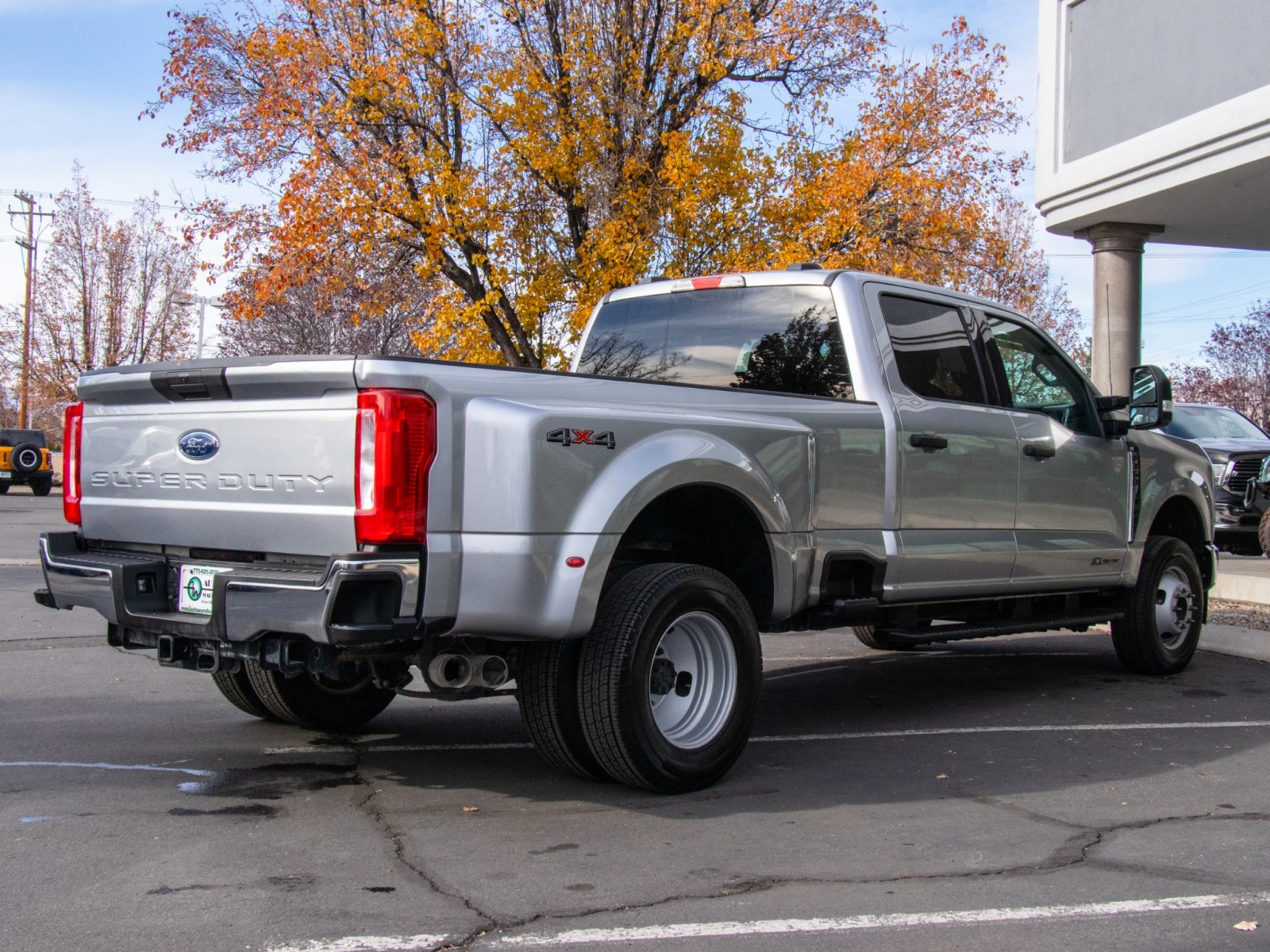 2024 Ford F-350 XLT Image 5 of 24