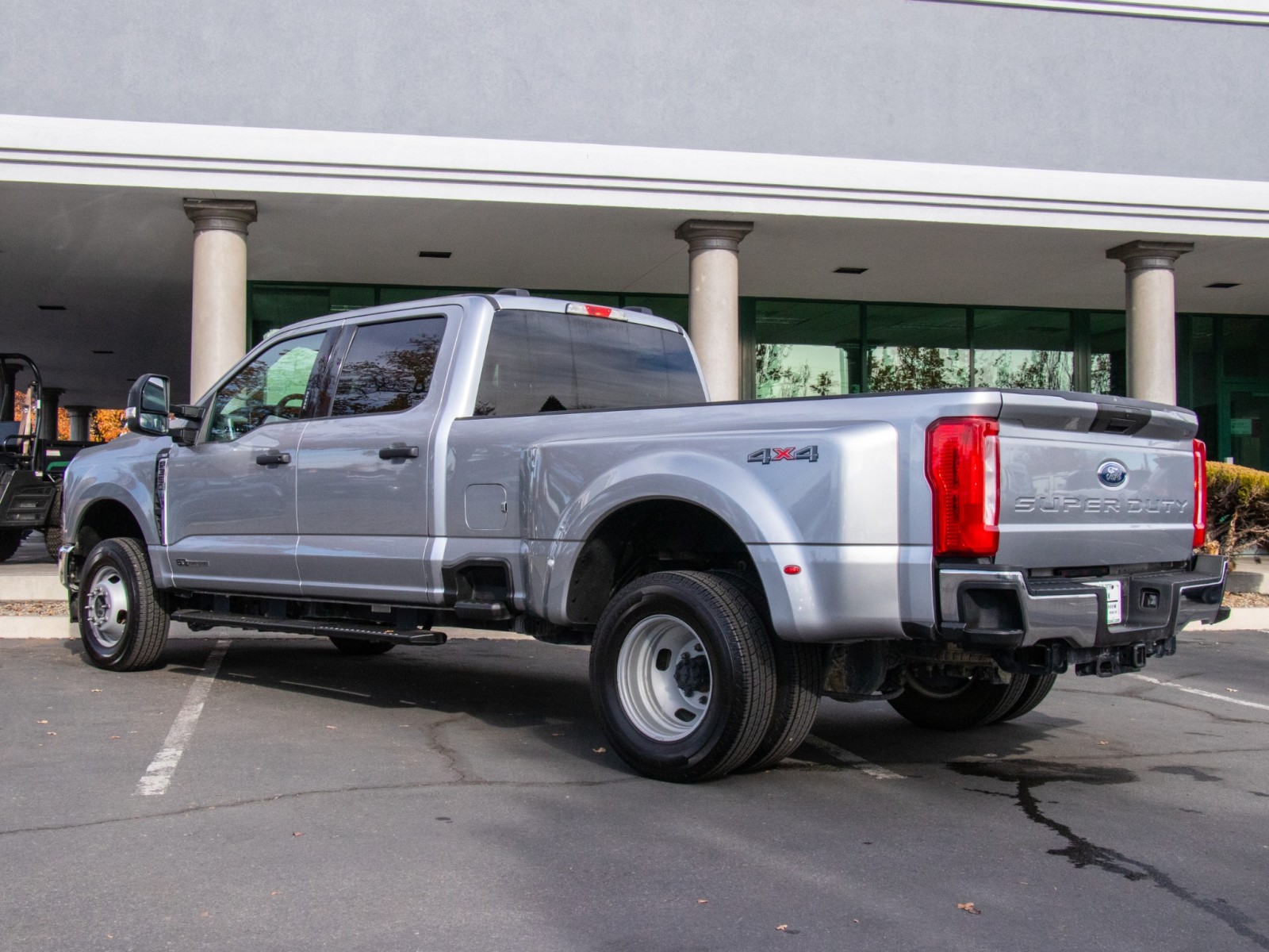 2024 Ford F-350 XLT Image 7 of 24